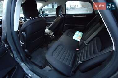 Седан Ford Fusion 2014 в 
