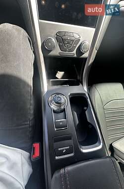 Седан Ford Fusion 2018 в 