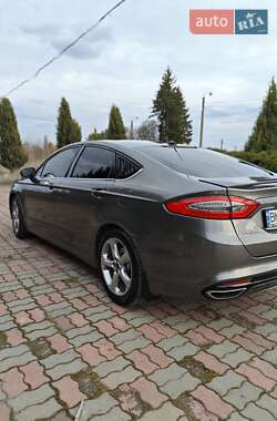 Седан Ford Fusion 2013 в 