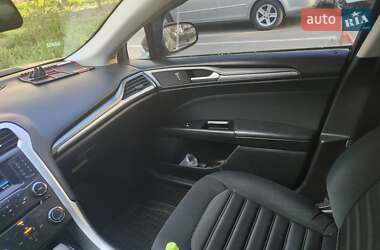 Седан Ford Fusion 2015 в 