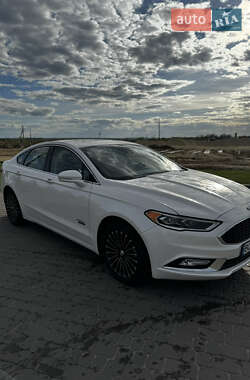 Седан Ford Fusion 2017 в 