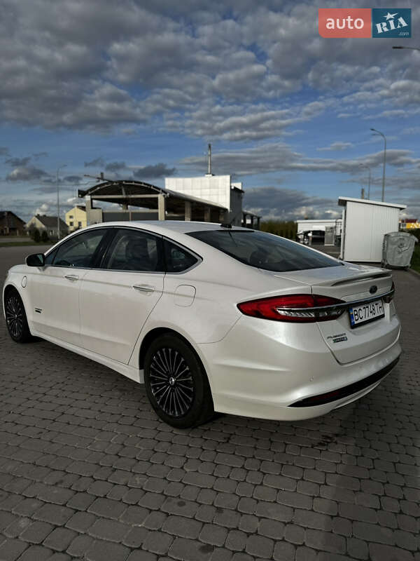 Седан Ford Fusion 2017 в Львове