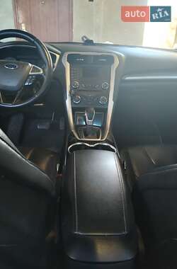 Седан Ford Fusion 2014 в 