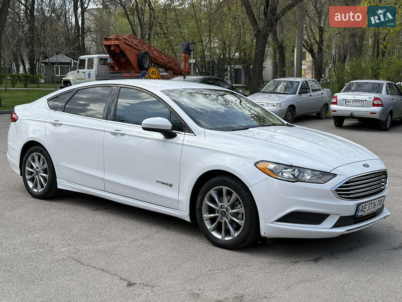 Седан Ford Fusion 2017 в 
