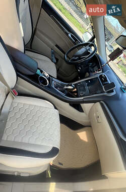 Седан Ford Fusion 2013 в 