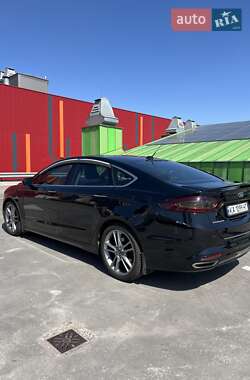 Седан Ford Fusion 2015 в 