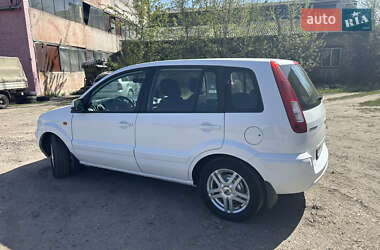 Хетчбек Ford Fusion 2010 в 
