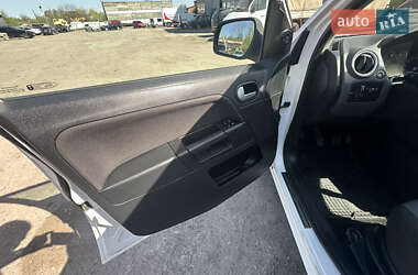 Хетчбек Ford Fusion 2010 в 