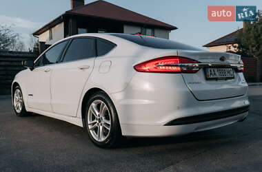 Седан Ford Fusion 2018 в 