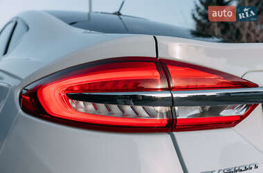 Седан Ford Fusion 2018 в 