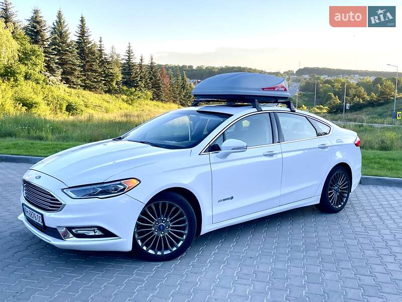 Седан Ford Fusion 2016 в 