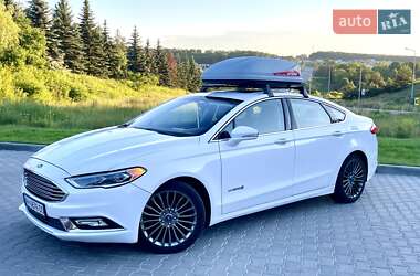Седан Ford Fusion 2016 в 