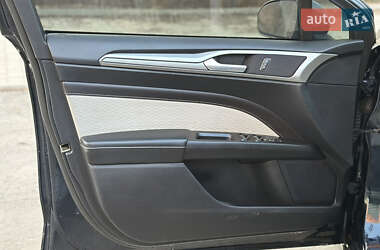 Седан Ford Fusion 2020 в 