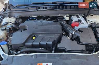 Седан Ford Fusion 2015 в 