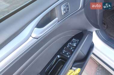 Седан Ford Fusion 2015 в 