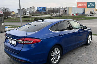 Седан Ford Fusion 2016 в  фото 4 Седан Ford Fusion 2016 в