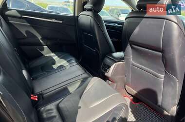 Седан Ford Fusion 2016 в 