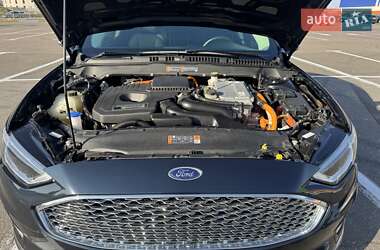 Седан Ford Fusion 2020 в 
