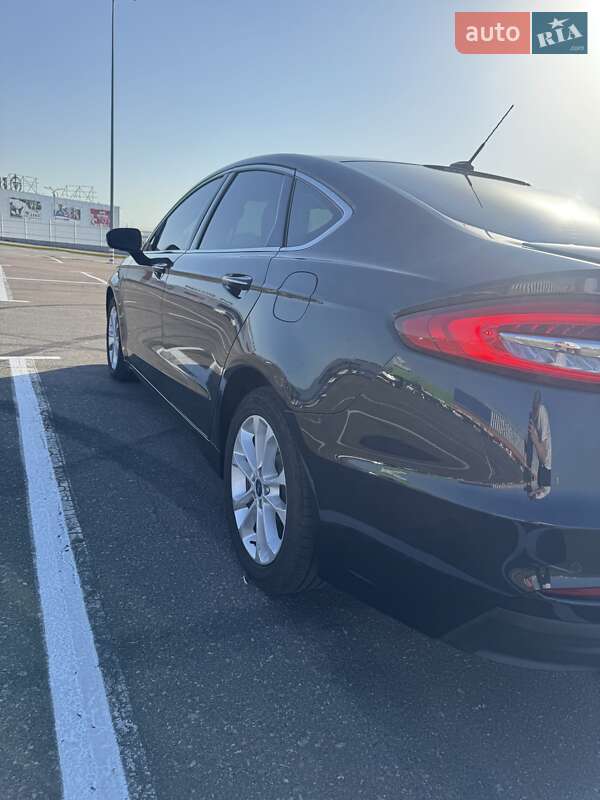 Седан Ford Fusion 2020 в Одессе