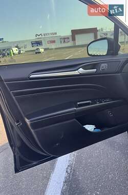 Седан Ford Fusion 2020 в 