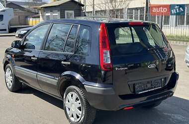 Хэтчбек Ford Fusion 2011 в 