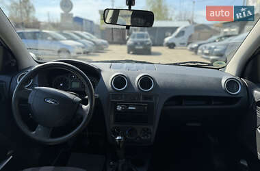 Хэтчбек Ford Fusion 2011 в 