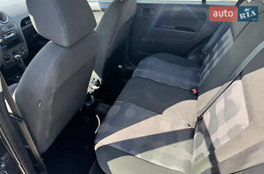 Хэтчбек Ford Fusion 2011 в 