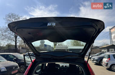 Хэтчбек Ford Fusion 2011 в 