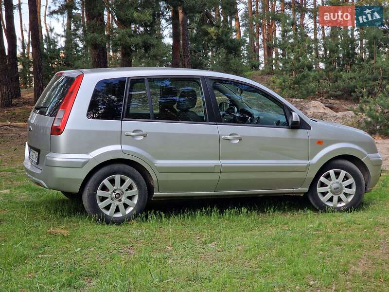 Хэтчбек Ford Fusion 2010 в Харькове