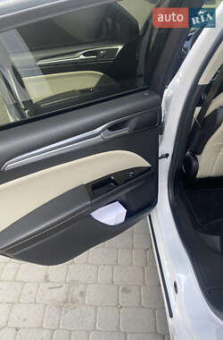 Седан Ford Fusion 2014 в Черновцах