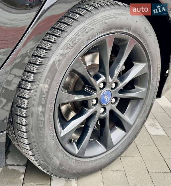 Седан Ford Fusion 2016 в Києві