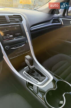 Седан Ford Fusion 2014 в 