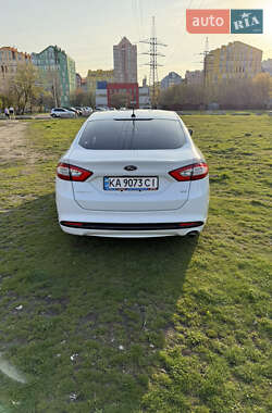Седан Ford Fusion 2014 в 