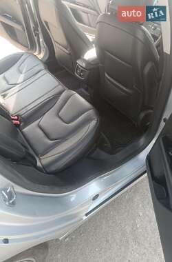 Седан Ford Fusion 2015 в 
