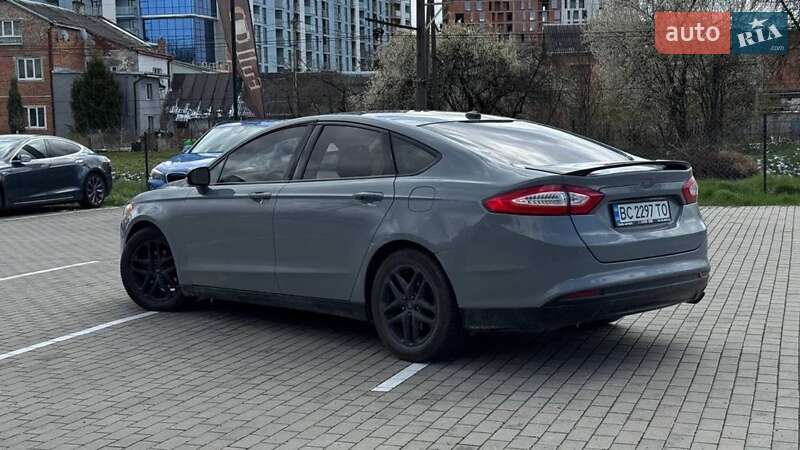 Седан Ford Fusion 2013 в Львове