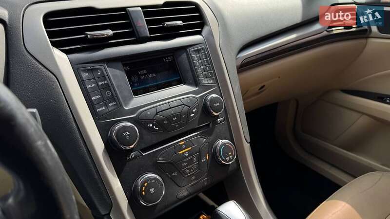 Седан Ford Fusion 2013 в Львове