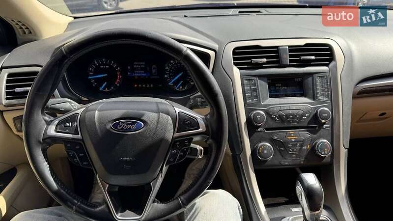 Седан Ford Fusion 2013 в Львове