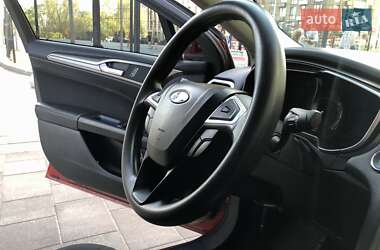 Седан Ford Fusion 2018 в 