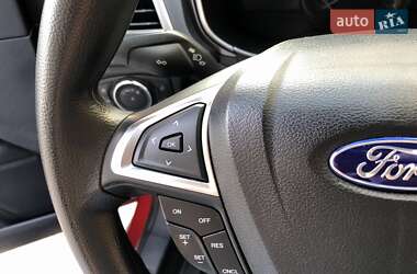Седан Ford Fusion 2018 в 