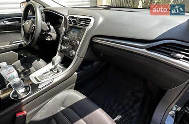 Седан Ford Fusion 2014 в 