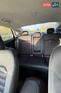 Седан Ford Fusion 2013 в 