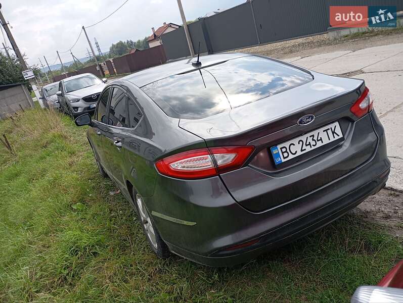 Седан Ford Fusion 2014 в Львове