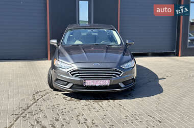 Седан Ford Fusion 2017 в 