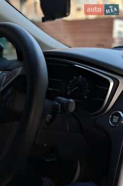 Седан Ford Fusion 2019 в 