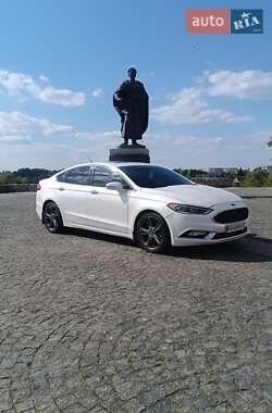 Седан Ford Fusion 2016 в 
