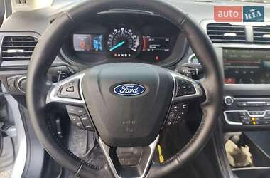 Седан Ford Fusion 2018 в 