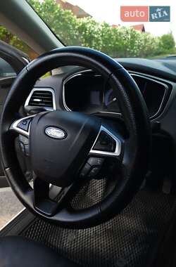 Седан Ford Fusion 2014 в 