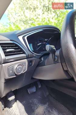 Седан Ford Fusion 2014 в 