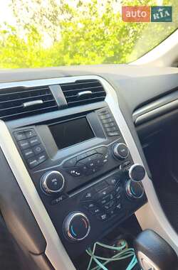 Седан Ford Fusion 2014 в 