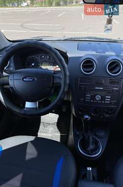 Хэтчбек Ford Fusion 2011 в 